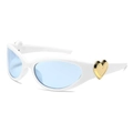 Lunettes de soleil Y2K blanches avec verres bleu clair et décor coeur doré sur la branche - Monture Blanche Verre Bleu