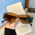 Retro oversized shield sunglasses with silver metal frame and dark brown tinted lenses - Gold Frame Tea Lens
