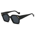 Zwarte geometrische zonnebril met donkergrijze glazen en goudkleurige details - Zwart Frame Zwart Grijze Glazen