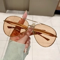 Lunettes de soleil aviateur classiques avec monture dorée et verres orange translucides - Monture Dorée Verres Orange