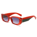 Lunettes de soleil carrées classiques avec monture rouge et verres dégradés - Monture Rouge Verres Gris Dégradés