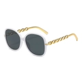 Occhiali da sole oversize alla moda bianchi con stanghette a catena dorata a 45 gradi - Montatura Bianca Lente Grigio Scuro