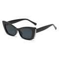 Occhiali da sole cat-eye neri con decorazioni di perle e lenti scure per un look retrò - Montatura Nera Lenti Grigio Nero