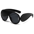 Lunettes de soleil oversize monobloc noires avec monture large au style futuriste chic - Monture Noire Verres Noir Gris