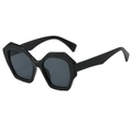 Occhiali da sole neri con montatura geometrica poligonale spessa e lenti grigio scuro - Montatura Nera Lenti Grigio Nero
