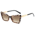 Fashionable tortoise shell cat eye sunglasses with brown gradient lenses and gold metal arms - Leopard Frame Gradient Tea Lens