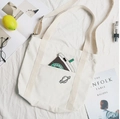 Borsa tote in tela bianca con tracolla regolabile e motivo planetario sulla tasca anteriore - Design con Pianeta Bianco e Tasca Esterna