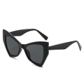 Occhiali da sole cat-eye neri oversize con montatura lucida e lenti grigio scuro - Montatura Nera Lenti Grigio Nero