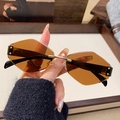 Fashion rimless geometric sunglasses with tea brown lenses and gold metal bridge - Transparent Tea