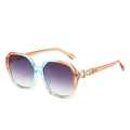 Lunettes de soleil oversize tendance avec monture dégradée ambre-vert et verres violets - Monture Dégradé Orange Vert Verre Noir Gris