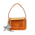 Sac à main rectangulaire orange métallisé avec breloque étoile et fines poignées - Or