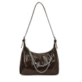 Dunkelbraune Hobo-Tasche aus glänzendem Lackleder mit trendigem Silberketten-Detail - Braun