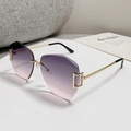 Frameless oversized sunglasses with purple-pink gradient lenses and gold metal temples - Grey Pink