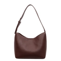 Schokoladenbraune Hobo-Tasche mit Kieselleder-Textur und verstellbarem Riemen in Mahagoni - Kaffeebraun
