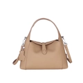 Bolso beige con textura lichi, correa extraíble y un colgante de oso tierno - Albaricoque