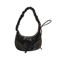 Sac croissant en cuir verni noir avec nœud décoratif et bandoulière plissée - Noir