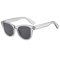 Gafas de sol modernas de gran tamaño con remaches, montura gris transparente y lentes UV - Montura Gris / Lentes Gris Negro