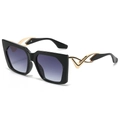 Lunettes de soleil carrées noires surdimensionnées avec verres dégradés bleus et branches dorées - Monture Noire Verre Gris Dégradé