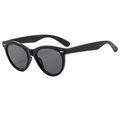 Klassische Retro-Katzenaugen-Sonnenbrille in Glanzschwarz mit schicken Silbernieten - Schwarzer Rahmen Schwarz Graue Gläser