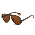 Occhiali da sole aviator tartarugati classici con lenti marrone scuro su sfondo bianco - Montatura Leopardata / Lenti Tè
