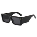 Occhiali da sole quadrati oversize neri con rivetti dorati e lenti scure - Montatura Nera Lenti Grigio Nero