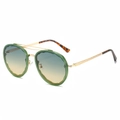 Grüne Wellen-Sonnenbrille mit Verlaufsgläsern und gravierten goldfarbenen Bügeln - Grüner Rahmen Grün-gelbe Gläser