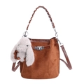 Borsa a secchiello retrò in camoscio marrone con manico e ciondolo coniglio - Con Ornamento / Marrone