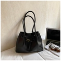Grand sac cabas en cuir noir avec boucle dorée et fines lanières de transport - Noir sans Pendentif