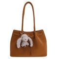 Borsa tote marrone in pelle scamosciata con fibbia in metallo e ciondolo a coniglietto - Con Ciondolo / Marrone