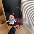Retro burgundy oil wax leather hobo bag with adjustable strap and cute plush dog charm - Wine Red (With Pendant)