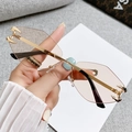 Frameless polygonal sunglasses with gold metal devil claw detail and gradient lenses - Rimless Polygon / Gold Frame Champagne