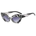 Occhiali da sole cat-eye a fiamma con montatura grigia e lenti viola sfumate - Montatura Grigia Lenti Grigie