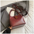 Retro burgundy oil wax leather bucket bag with gold hardware and top handle detail - Basic Style Without Charm / Wine Red Without Pendant