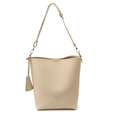 Beige emmerzak van gestructureerd leer met verstelbare riem en HOCOMU-logo detail - Wit