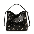 Borsa tote in vernice nera con anelli metallici argentati e tracolla regolabile - Nero
