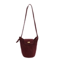 Elegante borsa a secchiello bordeaux in pelle scamosciata con fibbia dorata e tracolla - Borgogna