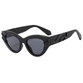 Occhiali da sole cat eye neri con montatura testurizzata 3D e lenti grigio scuro - Montatura Nera Lenti Grigio Nero