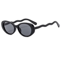 Occhiali da sole ovali neri vintage con aste a onda uniche e lenti grigio scuro - Montatura Nera Lenti Grigio Nero