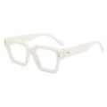 Occhiali quadrati bianchi spessi classici con borchie vintage e finitura lucida - Beige