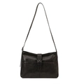 Bolso bandolera minimalista negro de cuero PU con textura lichi y hebilla metálica - Negro