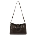 Bolso bandolera vintage de cuero encerado marrón oscuro con hebilla plateada y correa - Marrón