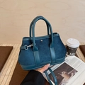 Sac à main vintage en daim bleu sarcelle avec rivets et bandoulière réglable - Bleu