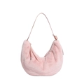 Sac bandoulière en fausse fourrure rose pelucheuse avec texture douce et sangle réglable - Rose