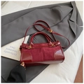 Elegante borsa baguette rosso vino in pelle lucida e camoscio dallo stile vintage - Rosso (Senza Ciondolo)