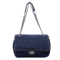 Dunkelblaue gesteppte Jeans-Tasche mit Silberkette und Metall-Drehverschluss - Dunkelblau