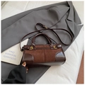 Borsa a tracolla retrò marrone scuro in ecopelle lucida e pelle scamosciata con fibbie - Caffè (Senza Pendente)