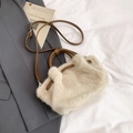 Sac seau chic en fausse fourrure beige avec poignées en PU marron et bandoulière - Sans Pendentif / Abricot
