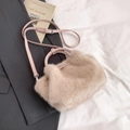 Sac seau chic en peluche beige avec fausse fourrure douce et bandoulière réglable - Sans Pendentif / Rose