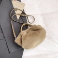 Sac seau en fausse fourrure kaki avec poignées rondes et bandoulière réglable - Sans Pendentif / Kaki