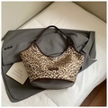 Vintage-Einkaufstasche mit Leopardenmuster, braunem Lederbesatz und Schultergurt - Khaki (Ohne Anhänger)